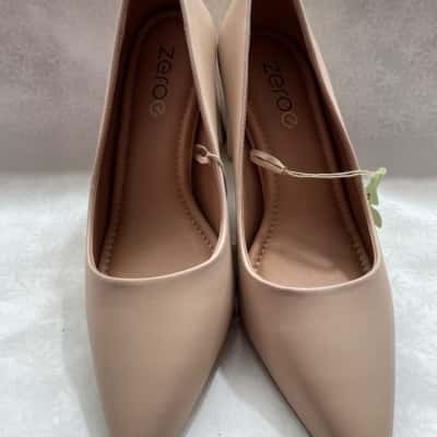 Zeroe Womens  Size 9 Heels Nude 
