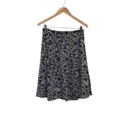 Laura Ashley Womens  Size 8 Midi Skirt Black  / Pattern / White 