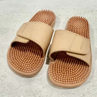 Maseur Sandles Size 5- near new condition 
