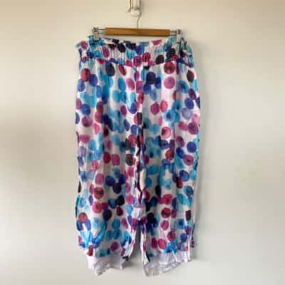 Virtuelle White Pink Blue Capris Pants Size 20
