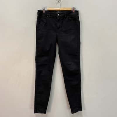 Witchery Womens  Size 11 Stretch Capri Jeans Black  