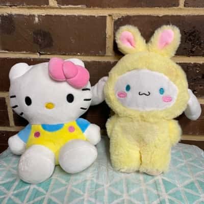 Sanrio/Hello Kitty Key Chains & Plush