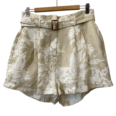 Sheike Belted Dress Shorts in a Beige and White Print - Size 14 