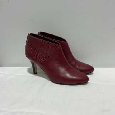 Diana Ferrari Women’s Shoes - Size 8.5 - Red