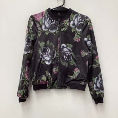 Lululemon reversible jacket guess size 8