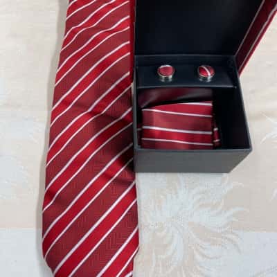 Mens chufflinks and tie set in box Hugo boss 