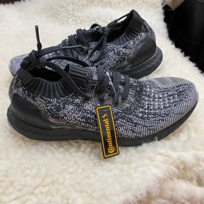 Adidas Mens Size 10 ultra boost Black/ White 