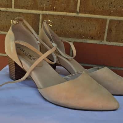 Frankie4 Womens  Size 9.5 Heels Beige 