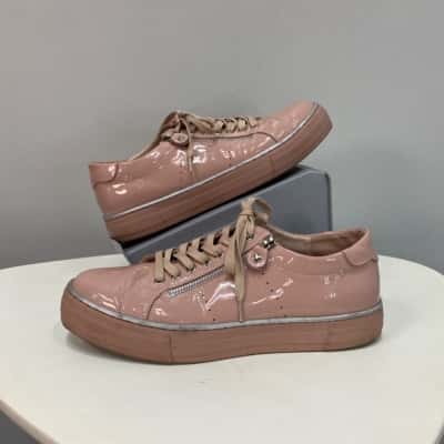 Django & Juliette  Womens  Size 10 (41) Patent Leather Sneakers Dusty Pink  