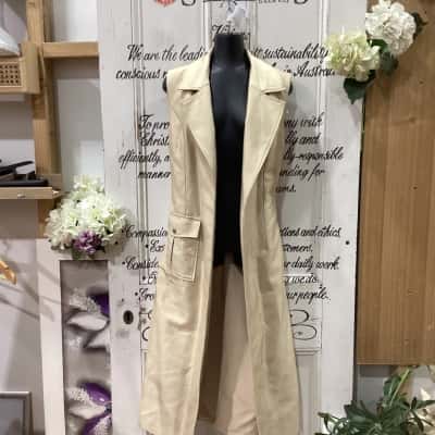 C/MEO Collective Brand! BNWT RRP Was $249.00!! SLEEVELESS TAILORED TRENCH COAT Womens Size M Trench Coat Beige 