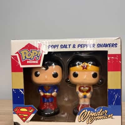 FUNKO POP Home Salt and Pepper Shakers Superman and Wonder Woman BNWT