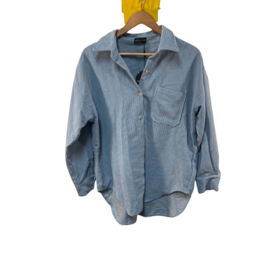 BNWT White Fox Womens  Size S/M Button Up Top Blue 