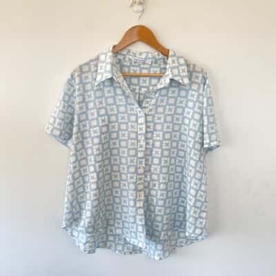 Brave + True Light Blue White Pattern Short Sleeve Shirt Size XL 