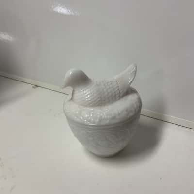 Vintage Avon nesting dove dish with lid