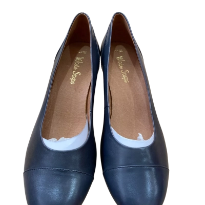 Wide Steps Ladies Shoes - Size 9W Colour: Navy