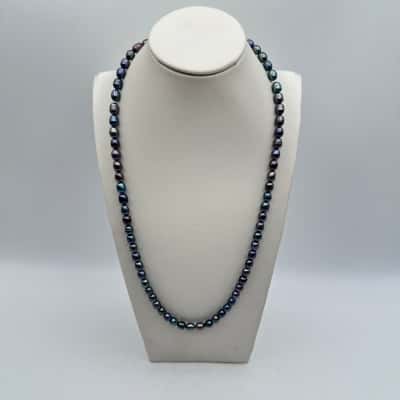 Beautiful Black Pearl Necklace