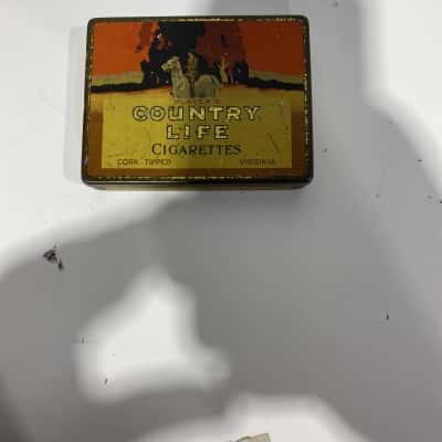 Players country life cigarettes tin