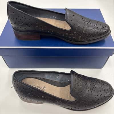 Diana Ferrari BNWT