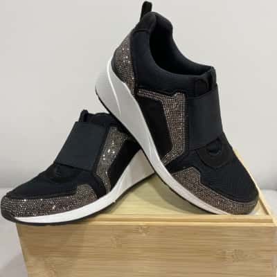 INC International Concepts Womens  Size 9.5 Black  / Silver / White 