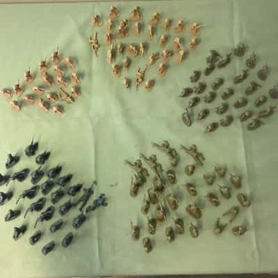 Vintage Plastic Toy Soldiers – Army Men Figures – Over 100 Pieces