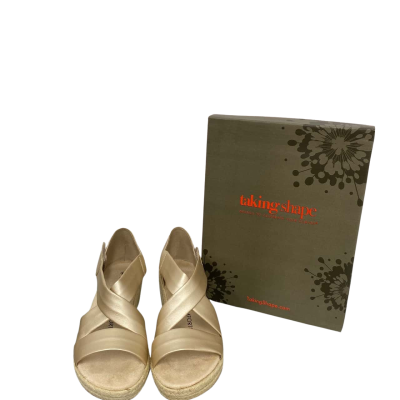 Taking Shape Womens  Size 38 soft gold ‘Camille’ sandal 