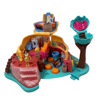 Disney Polly Pocket Pocahontas Powhatan Home Playset, Bluebird Toys, with 1 Figurine