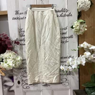 LAURA ASHLEY BRAND! Womens  Size 8 High Waist Skirt! BEAUTIFUL BUTTER YELLOW IN COLOUR! MADE IN AUSTRALIA! SILK AND LINEN BLEND! 