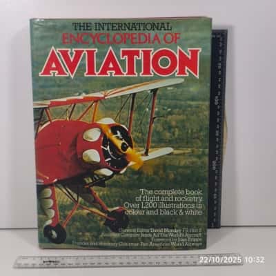 The International Encyclopaedia Aviation Book PreOwned 