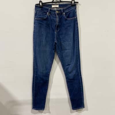 Neuw Marilyn Woman’s Jeans  Size 28 Blue 