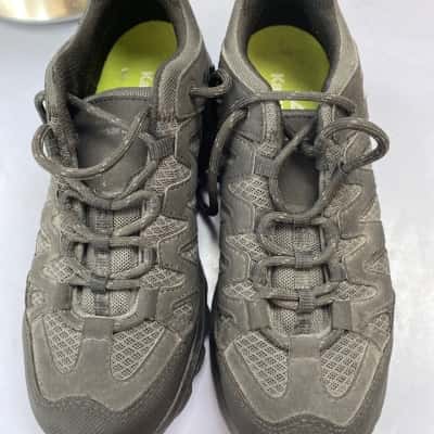 Kathmandu  Size US  8.5 Sneakers Black  