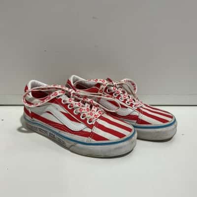 Vans Old Skool Where’s Wally? Limited Edition Sneakers Kids size 13
