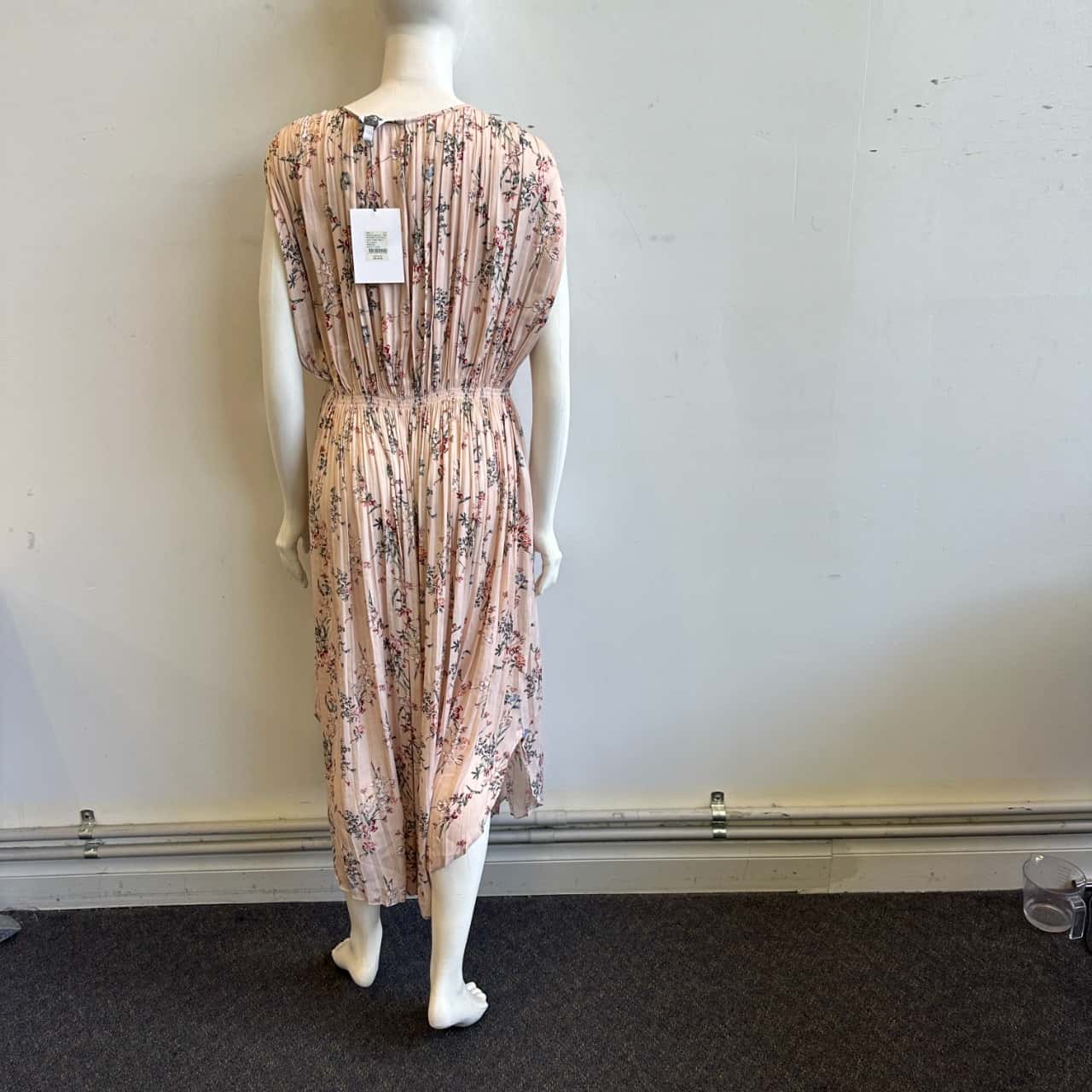 BNWT Witchery Women's Size 14 Pleat Print Midi Dress Nude & Floral (s)
