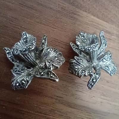 Vintage Flower Clip On Earrings