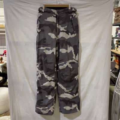 Surfanic Womens Size XS Grey Camouflage Ski Pants