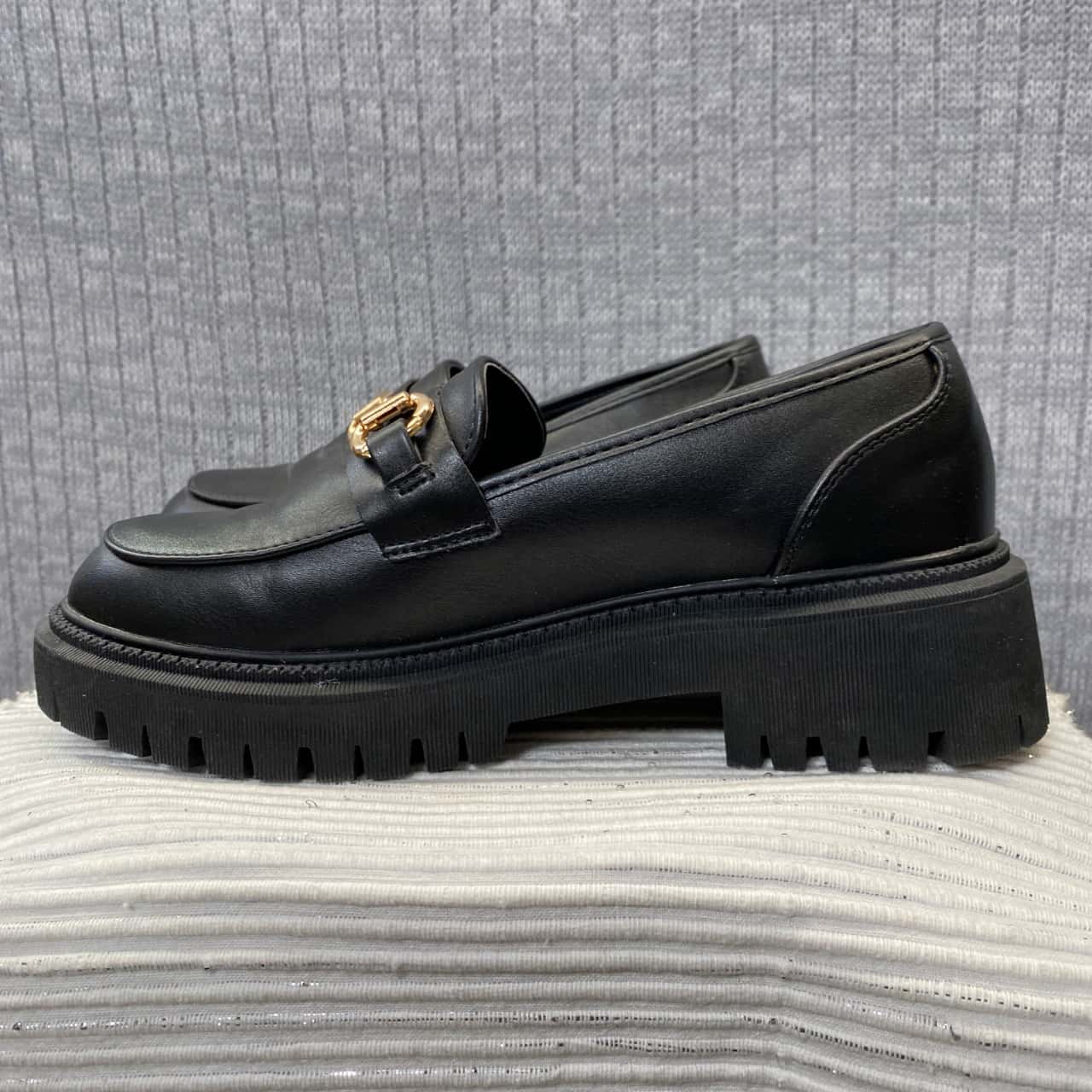 Women's Therapy Size 8 Black 'Extra' Chunky Loafers