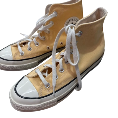 Converse Allstars Unisex  Size 5 Yellow Sneakers 