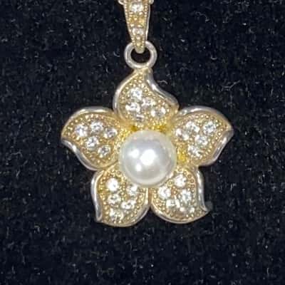 925 SILVER Flower Pendant and Necklace  