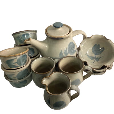 Ceramic Teapot & accompanying tea set items