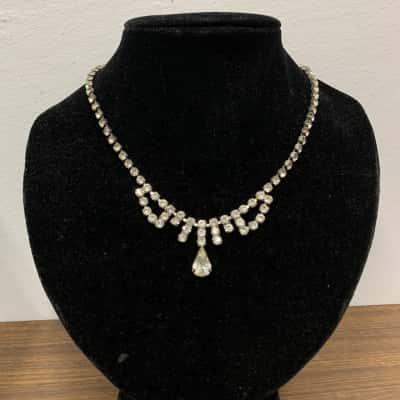  Womens fringe Choker Necklace Silver coloured rhinestones.
