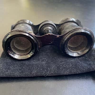 Vintage opera binoculars. 