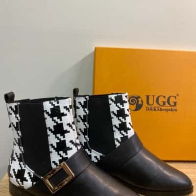 UGG D&KSheepskin Womens  Black  / White Boots Size 36 
