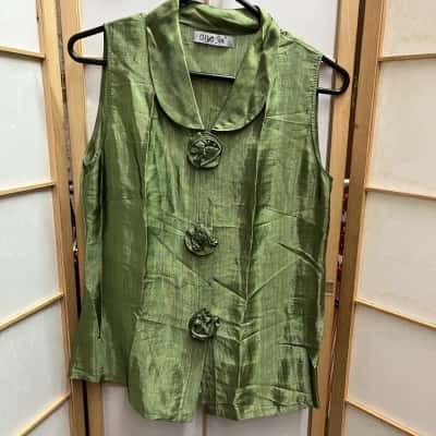  Womens  Size M Button Up Top / Sleeveless Top Green 