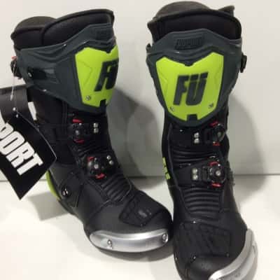 Xtreme Rennen perforated Race Boots (XR-1)