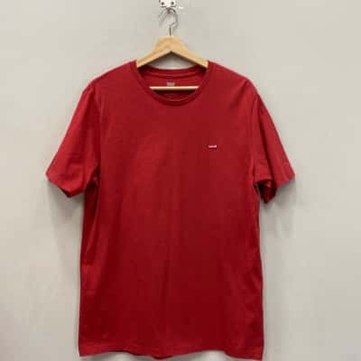 Levi's Mens  Size L Short Sleeve T-shirt Red 