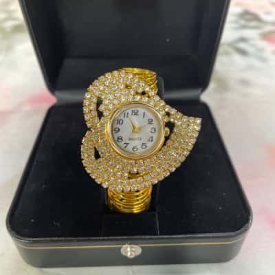 Fashion Heart Rhinestone Watch. Working 