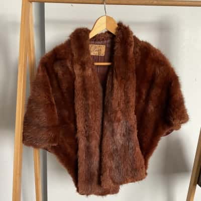  Womens  Size free -real brown fur wrap “Solmar of Distinction