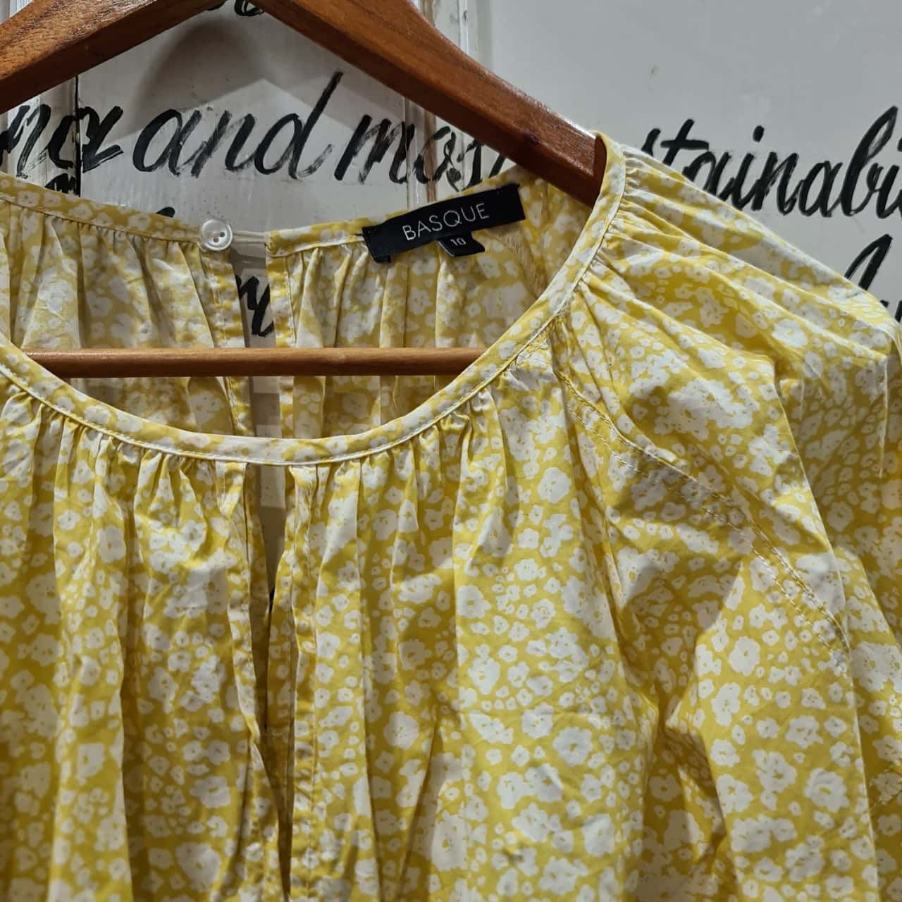 Basque Brand SALE ITEM!! Basque Brand! BALLOON SLEEVE FLORAL SHIRT Womens Size 10 ...