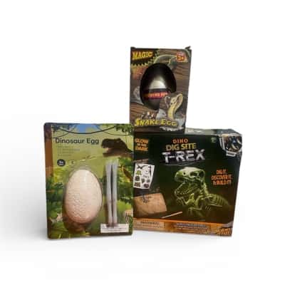 Dino lot x 3 includes Dino dig site