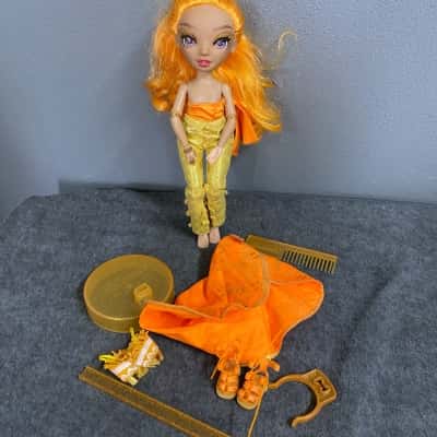 Rainbow High RH x 7 Dolls & Accessories Bundle 