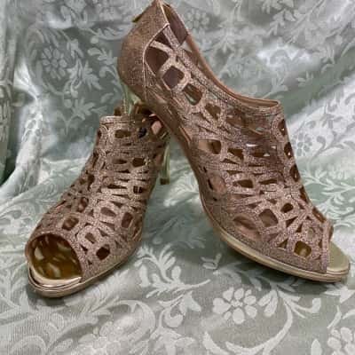 Diana Ferrari Womens  Size 9 Rose Gold 